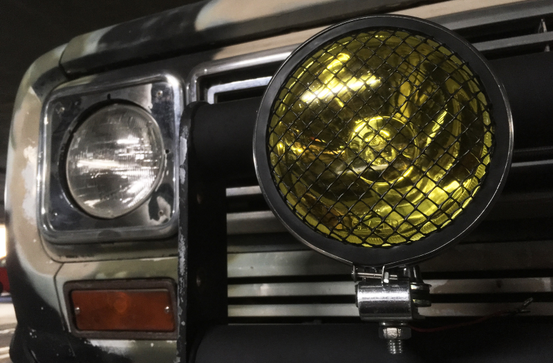 Illustration for article titled Hell Yeah I Painted My Headlights Yellow